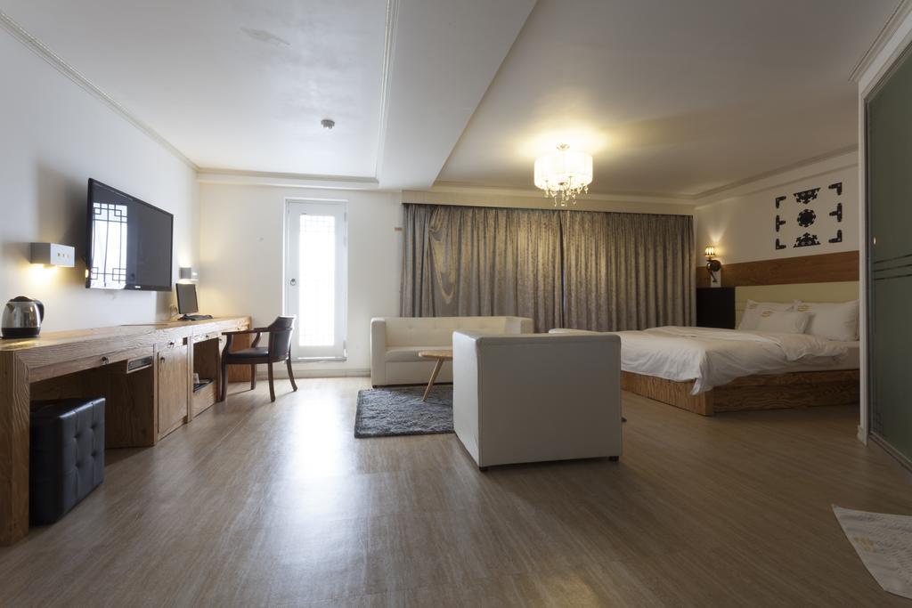 J-Top Hotel Siheung Zimmer foto